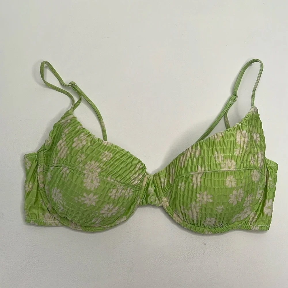 Triangl Saria Spring floral green ruched bikini top size Small ++